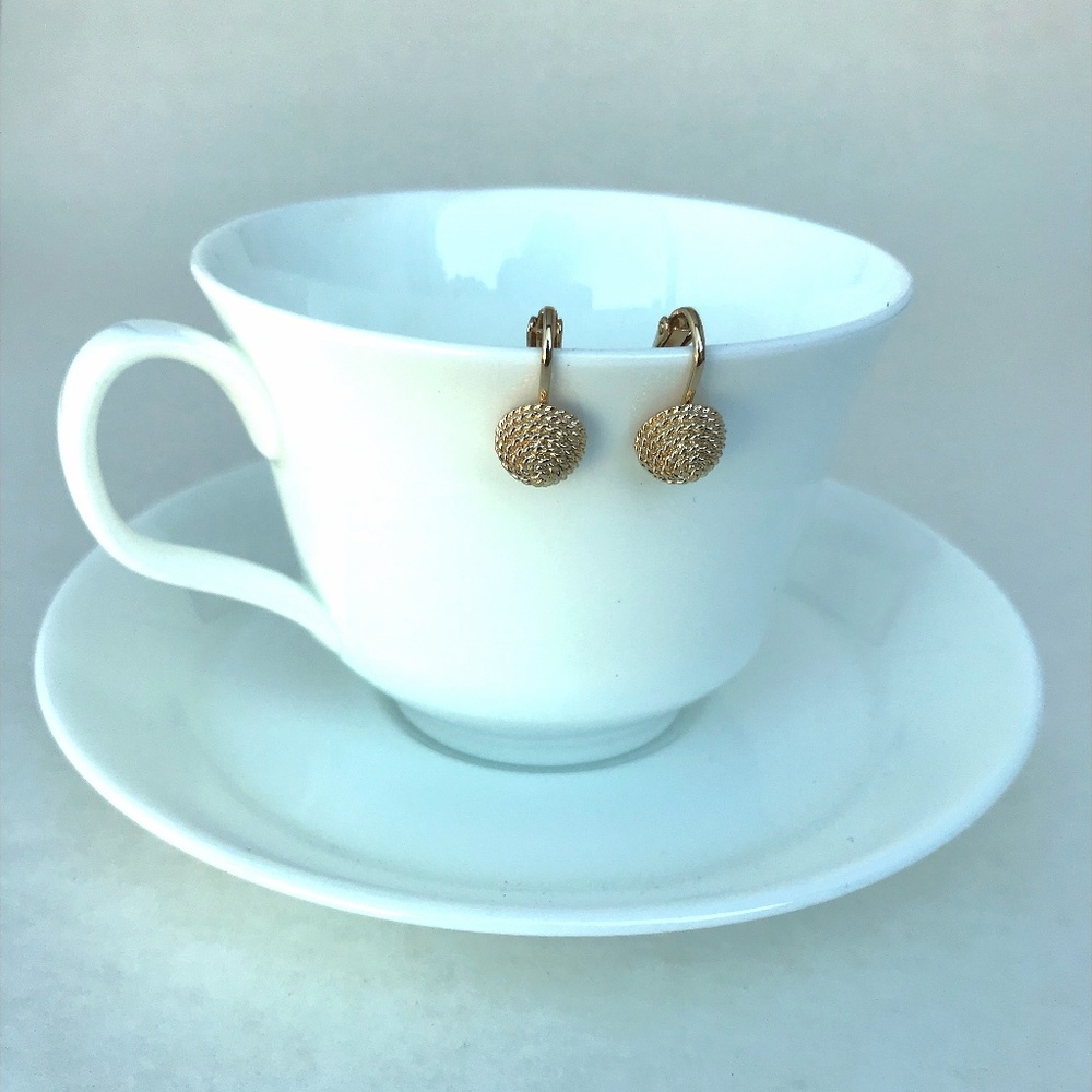 Retro Gold Rope Beehive Clip On Earrings
